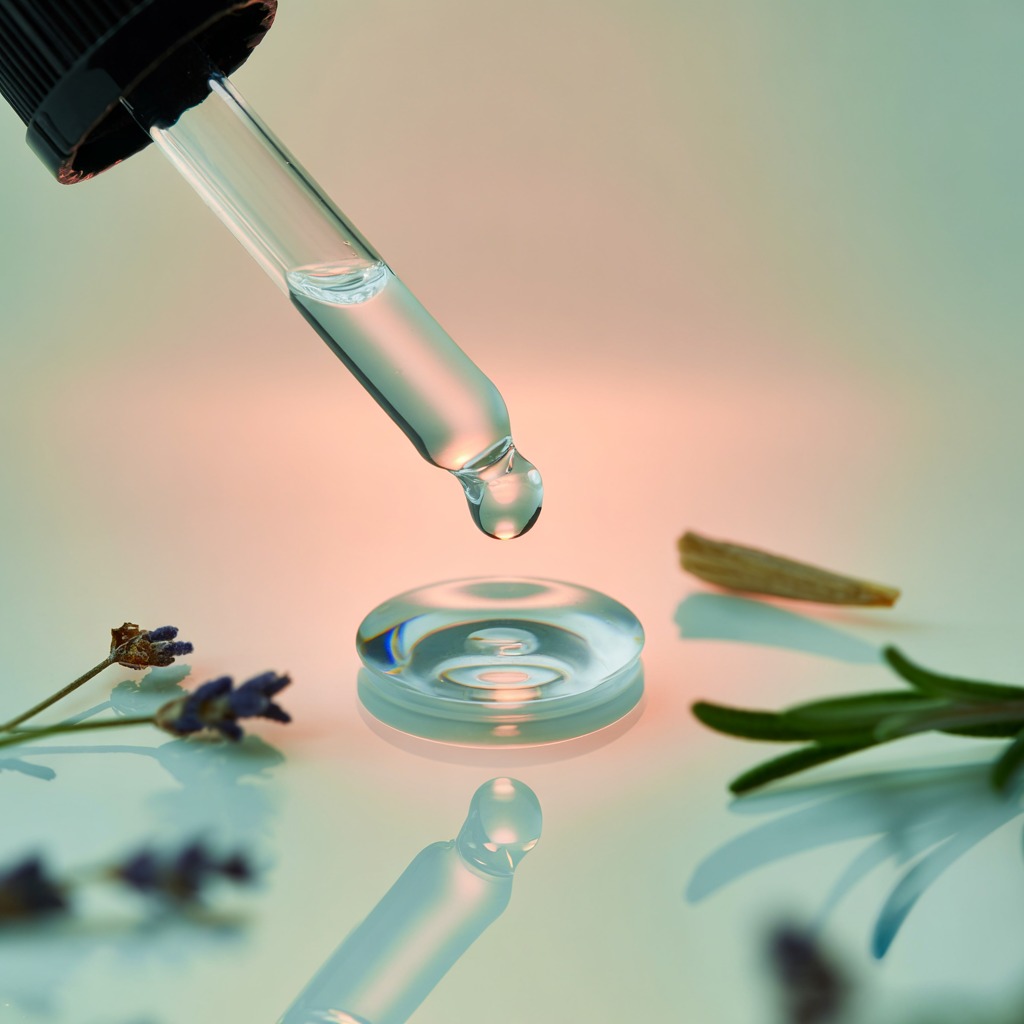 Niacinamide serum dropper